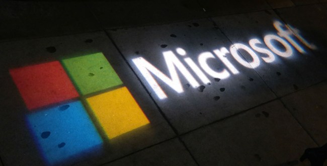 Microsoft launches Surface tablets to compete with Apple