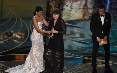 Watch Priyanka Chopra presents the Oscar in Best Editing category