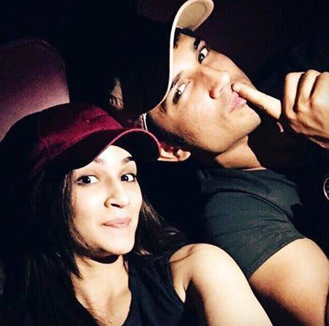 Sushant Singh Rajput and Kriti Sanon Dating Each Other Now (3)